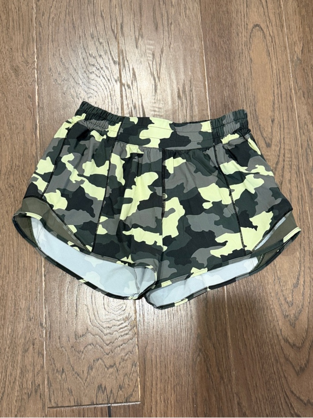 lululemon athletica Women’s Camo Running Shorts - Olive & Black